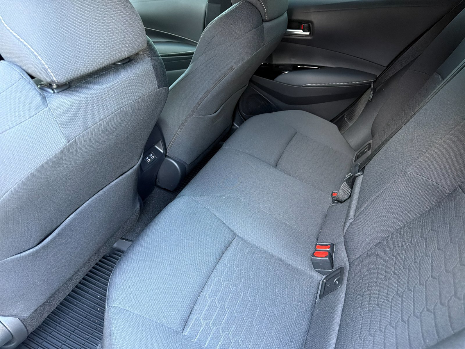 Used 2026 Toyota Corolla SE FWD image 11