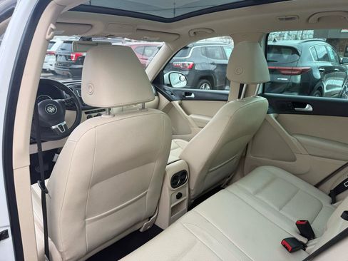 Used 2016 Volkswagen Tiguan SE image 40
