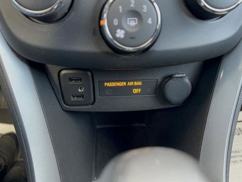 Used 2022 Chevrolet Trax LT w/ LT Convenience Package image 23