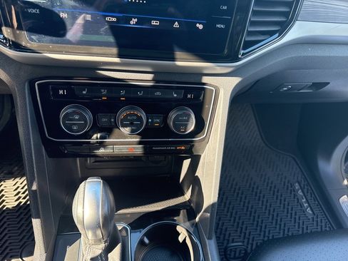 Certified 2023 Volkswagen Atlas Cross Sport SE image 19