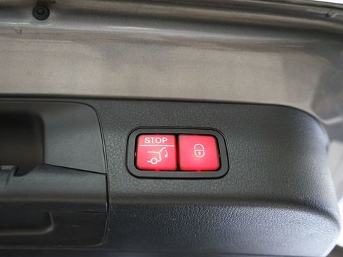 Used 2021 Mercedes-Benz GLB 250 4MATIC image 54