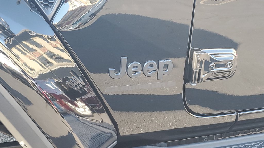 Used 2025 Jeep Gladiator Sport AWD/4WD image 8