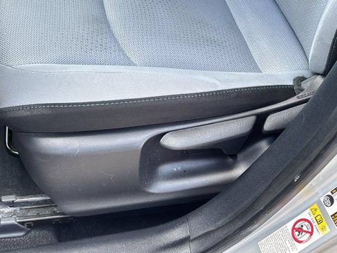 Used 2022 Toyota Prius LE FWD image 18
