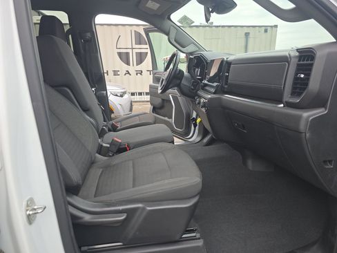 Used 2024 Chevrolet Silverado 2500 LT image 10