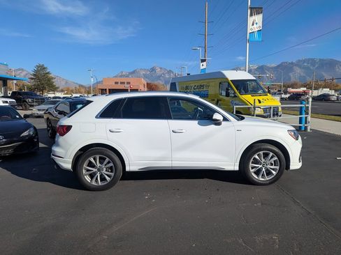 Used 2021 Audi Q3 2.0T Premium w/ Convenience Package image 2