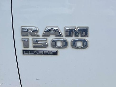Used 2019 RAM 1500 Tradesman w/ Chrome Appearance Group RWD image 11