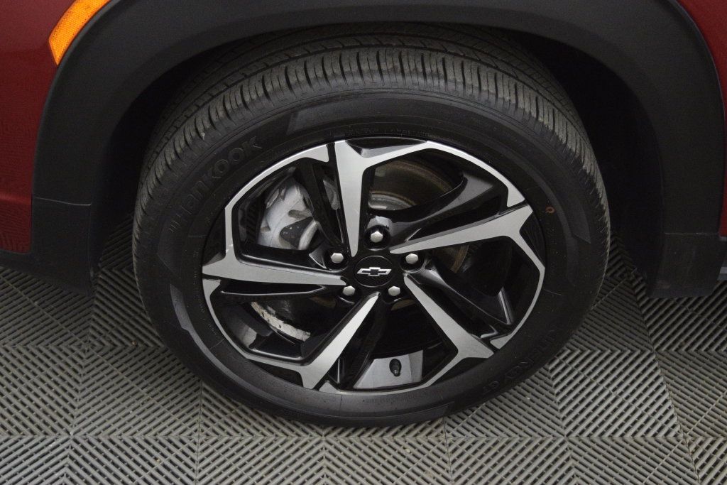 Used 2021 Chevrolet TrailBlazer RS w/ Sun and Liftgate Package AWD/4WD image 22