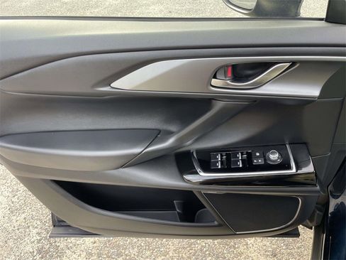 Used 2022 MAZDA CX-9 Touring w/ Touring Premium Package image 17