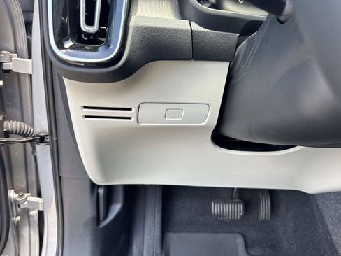Used 2023 Volvo XC40 B5 Ultimate w/ Protection Package Premier AWD/4WD image 33