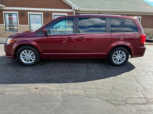 Used 2019 Dodge Grand Caravan SXT FWD image 6