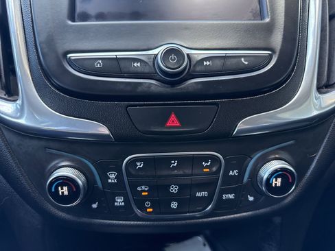 Used 2020 Chevrolet Equinox LT image 25