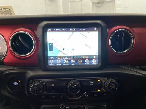 Used 2022 Jeep Wrangler Unlimited Rubicon w/ Steel Bumper Group AWD/4WD image 18