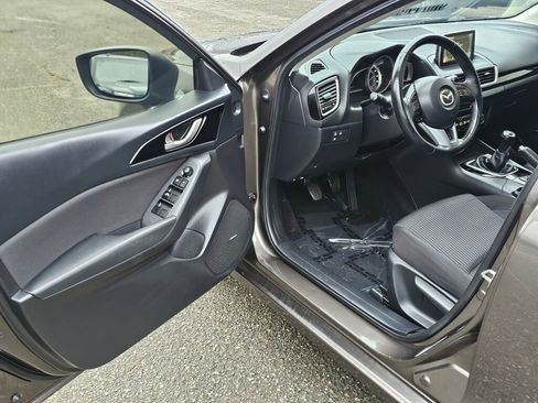 Used 2016 MAZDA MAZDA3 i Touring w/ Popular Equipment Package image 17