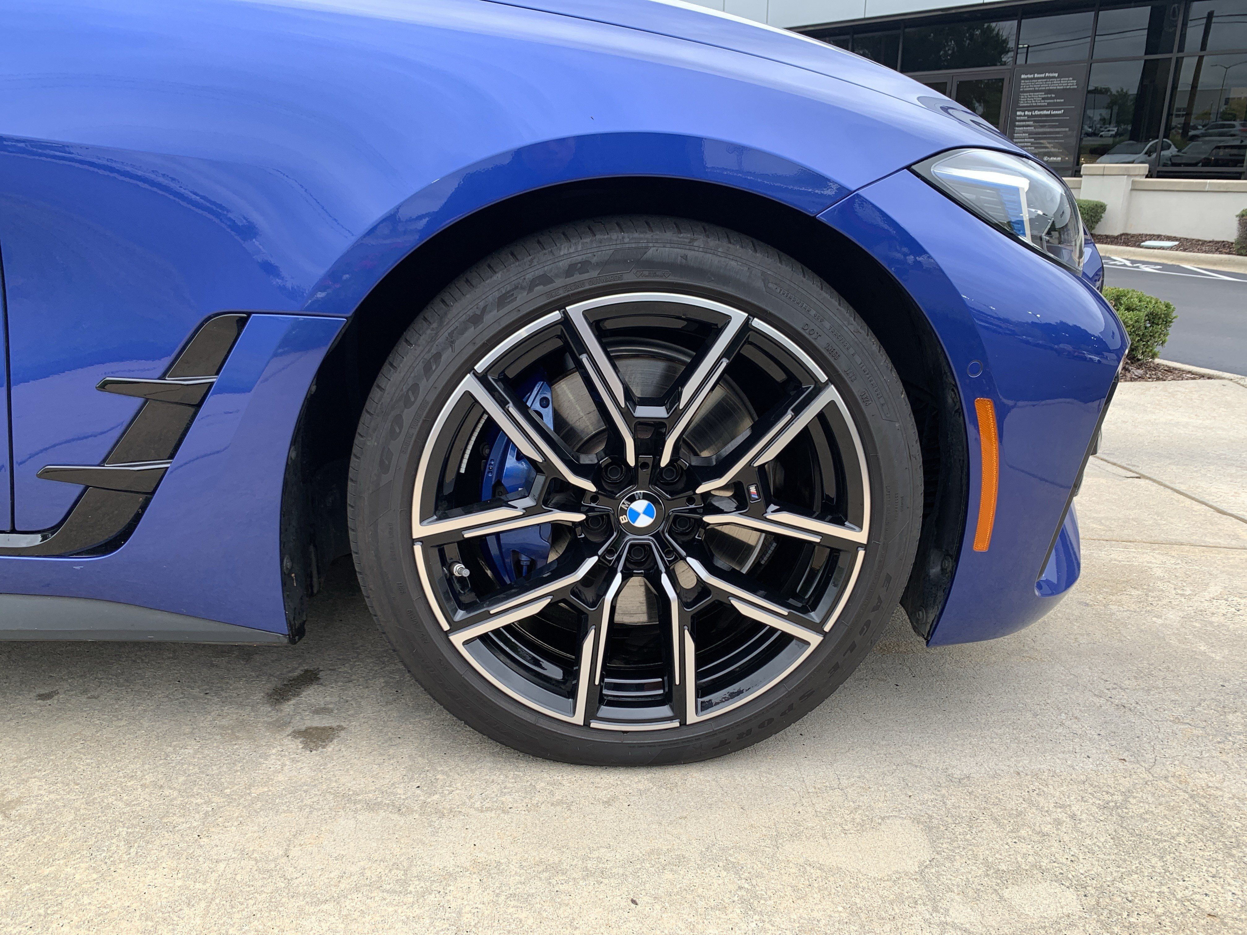 Used 2025 BMW M440i RWD image 13