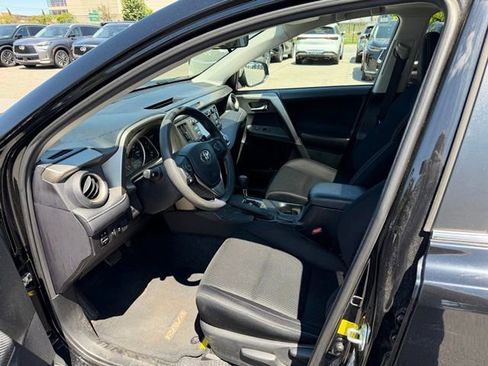 Used 2015 Toyota RAV4 XLE AWD/4WD image 9