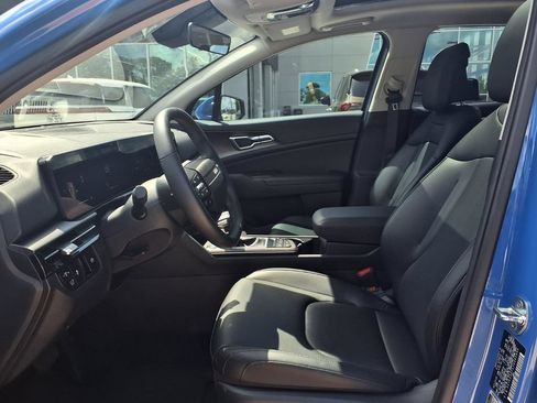 Certified 2026 Kia Sportage EX w/ EX Panorama Roof Package FWD image 12