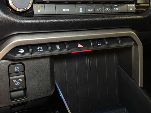 Used 2022 Toyota Tundra SR5 image 29