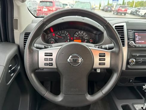 Used 2016 Nissan Frontier SV RWD image 10