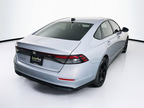 Used 2025 Honda Accord SE image 9