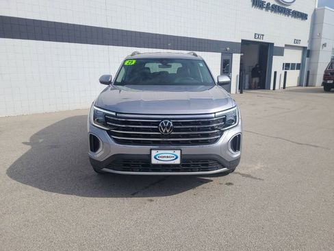 Used 2025 Volkswagen Atlas SE image 8
