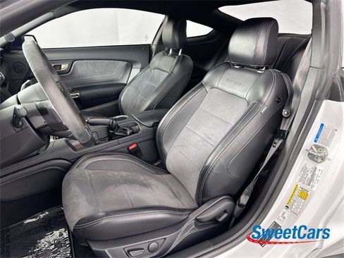 Used 2020 Ford Mustang Shelby GT350 w/ Technology Package image 11