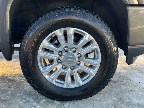 Used 2022 GMC Sierra 2500 Denali w/ Denali Ultimate Package image 9