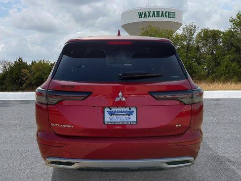 Used 2025 Mitsubishi Outlander SE AWD/4WD image 4