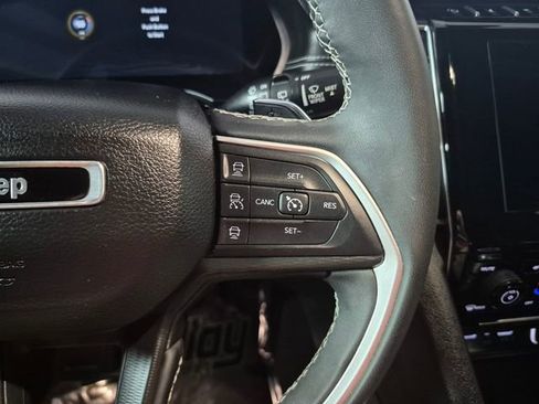Used 2023 Jeep Grand Cherokee Altitude AWD/4WD image 20