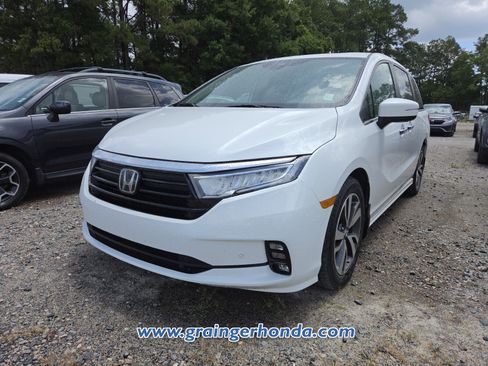 Certified 2023 Honda Odyssey Touring image 2