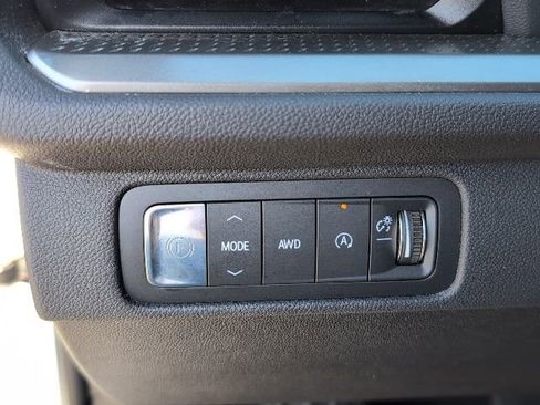 Certified 2024 Chevrolet Traverse LT w/ Trailering Package image 18