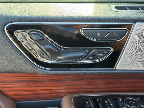 Used 2024 Lincoln Navigator Reserve image 16