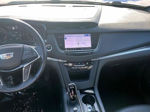 Certified 2023 Cadillac XT5 Premium Luxury image 9