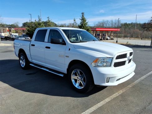 Used 2017 RAM 1500 Express image 3