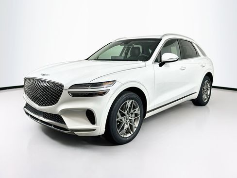 Used 2025 Genesis GV70 2.5T AWD/4WD image 3