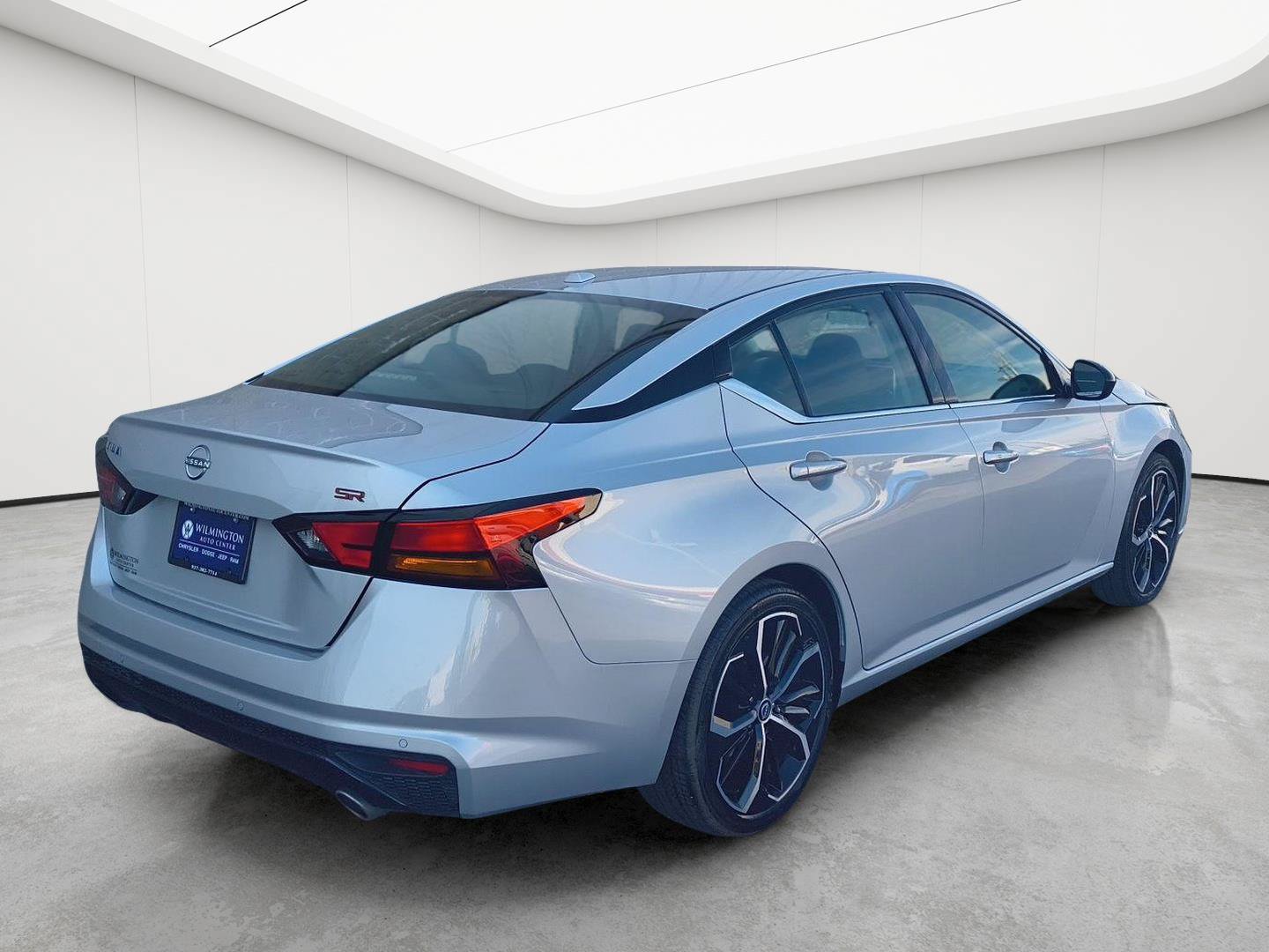 Used 2025 Nissan Altima 2.5 SR FWD image 4