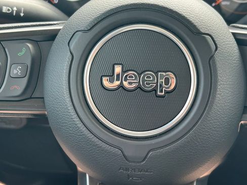 Used 2025 Jeep Wrangler Sport AWD/4WD image 32