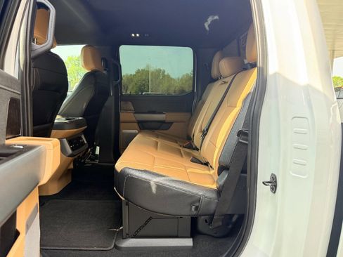 Used 2023 Ford F250 Lariat w/ Chrome Package image 35