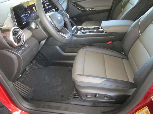 New 2026 Chevrolet Equinox LT w/ Convenience Package II image 17