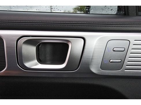 Used 2025 Hyundai Santa Fe Limited AWD/4WD image 24