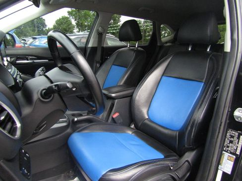 Used 2021 Kia Seltos S FWD image 12