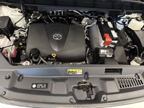 Used 2022 Toyota Highlander XLE image 13