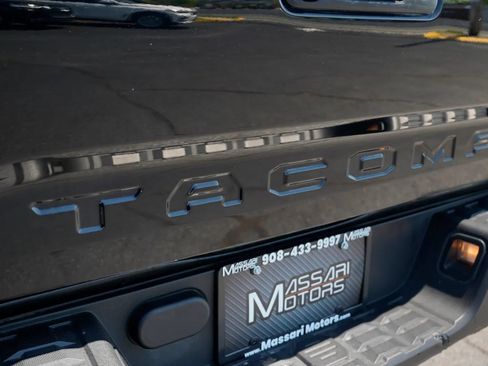 Used 2019 Toyota Tacoma SR w/ SR Convenience Package AWD/4WD image 11