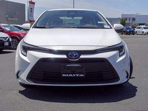 Certified 2024 Toyota Corolla LE FWD image 3