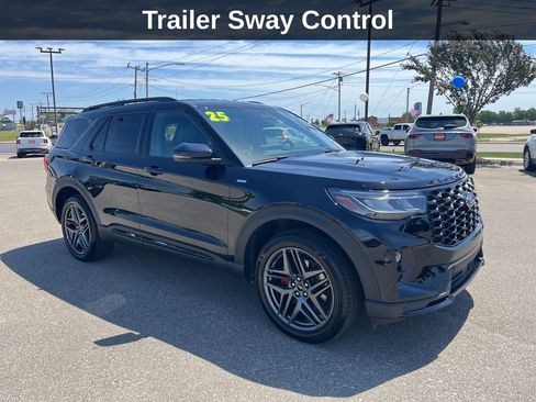 Used 2025 Ford Explorer ST-Line w/ ST-Line Street Pack AWD/4WD image 9