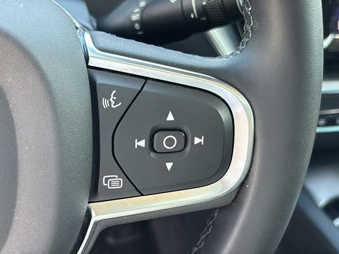 Certified 2023 Volvo XC60 B5 Core w/ Climate Package AWD/4WD image 17