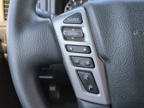 Used 2024 Nissan Titan SV AWD/4WD image 22