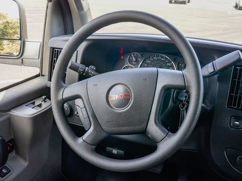 Used 2025 GMC Savana 3500 LT w/ LT Preferred Equipment Group RWD image 15