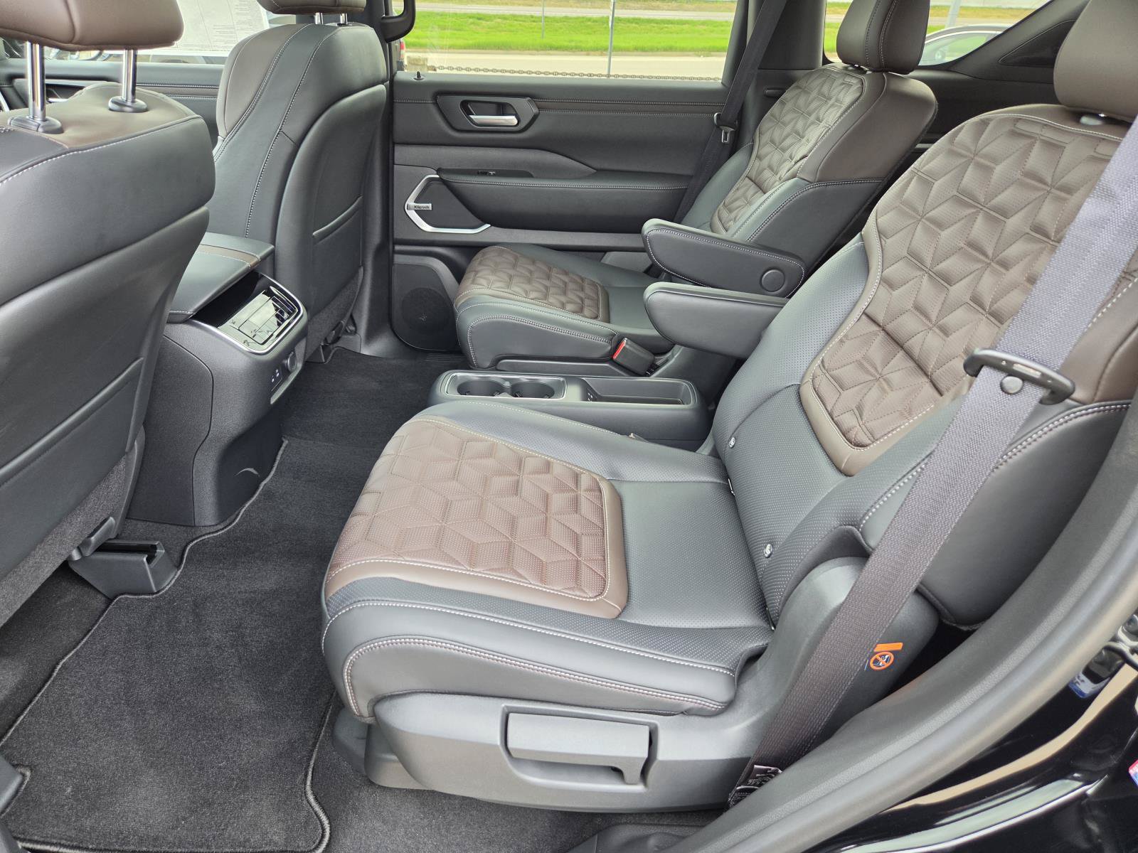 New 2027 Nissan Armada Platinum AWD/4WD image 16