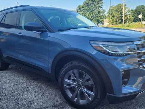 Used 2026 Ford Explorer Active w/ Active Comfort Package AWD/4WD image 3