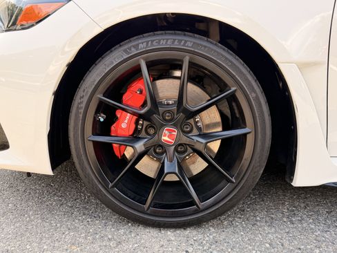 Certified 2024 Honda Civic Type R image 8